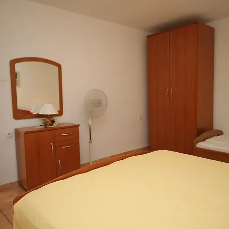 6869c * Baška Voda